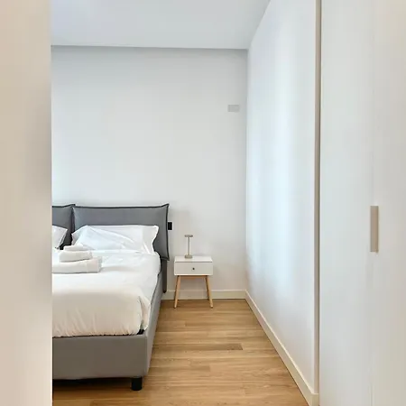 Apartment Comecasa Modern Terraced & Palestra Milan