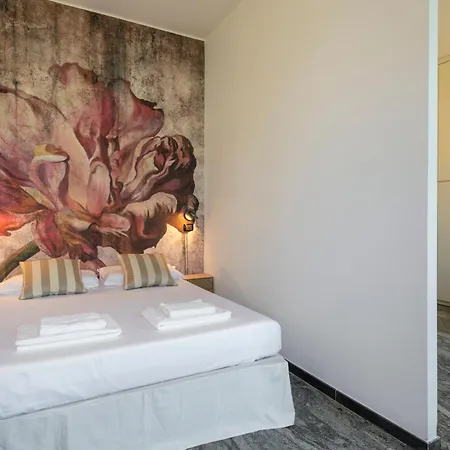 Royal - Duomo Santo Stefano Apartment *