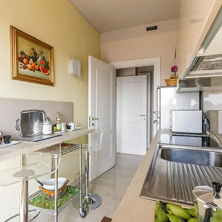 Melchiorre Gioia Vista Alpi With Terrace By Halldis Apartman