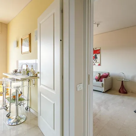 Apartman Melchiorre Gioia Vista Alpi With Terrace By Halldis Milánó