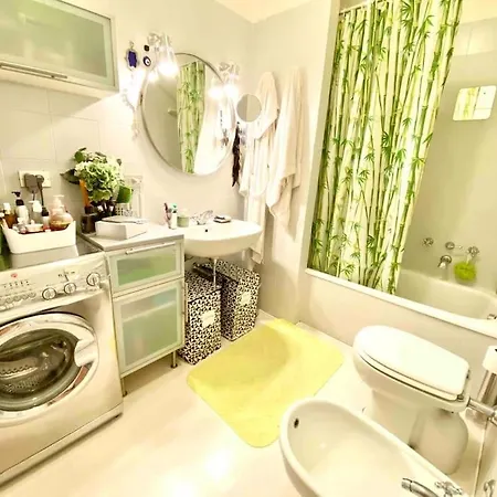 Garden View, Free Parking And Checkout In The Afternoon Апартаменты Милан