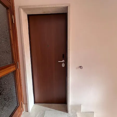 Nuovo Ed Elegante In Zona Bocconi Μιλάνο