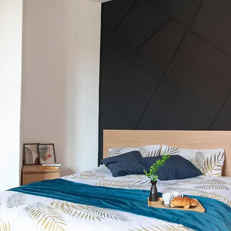 I Host - Pasteur 15-3