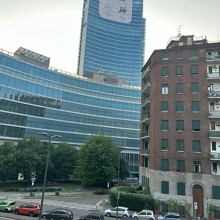 5min Da Stazione ميلان