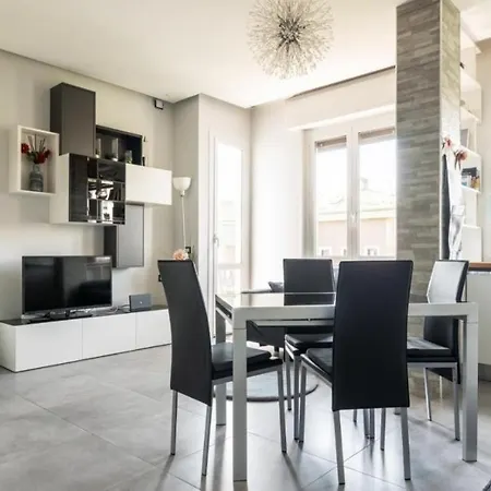 Luxury In Prada District Near Mm Brenta & Center - Ideal For Business Profiles *