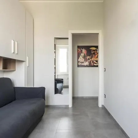 Luxury In Prada District Near Mm Brenta & Center - Ideal For Business Profiles Apartment Milan