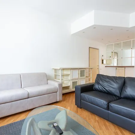 Lorenteggio Large Flat * מילאנו