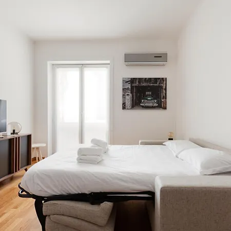 Guesthost - Domodossola M5 Modern Милан