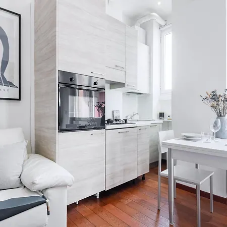 And Cozy In Porta Romana By Easylife *