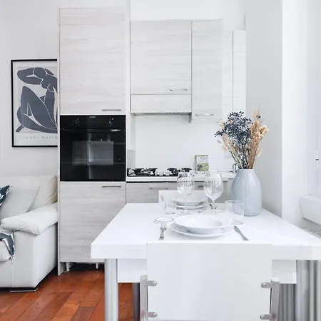 And Cozy In Porta Romana By Easylife *