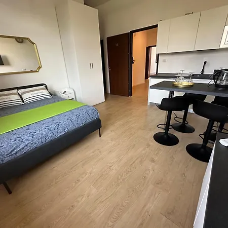 Apartman Stardust Padre Giuliani Milánó