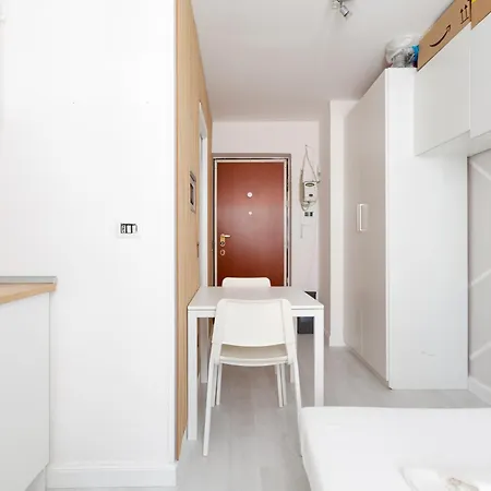 Guesthost - Cosy -m3 Yellow Line Affori Fn Appartamento