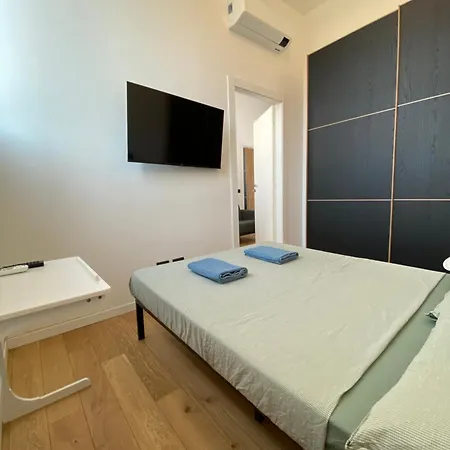 Modern 3 Bedrooms Apartment *