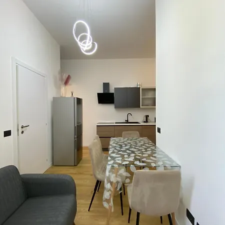 Modern 3 Bedrooms Apartment *