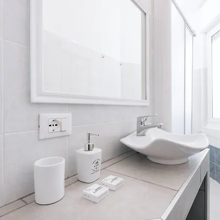 Easylife - Beautiful In Porta Romana Apartment