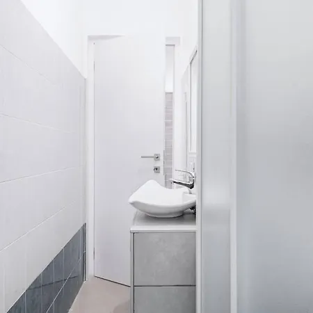 Easylife - Beautiful In Porta Romana * Milan