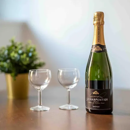 Loft Elegante In Centro In Zona Signorile - Davanti Metro Apartment *