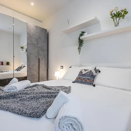 Santa Giulia - 15min Duomo-linate Apartamento Milán