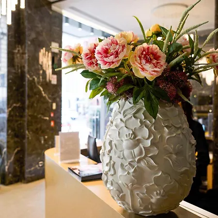 호텔 The Unique 4*