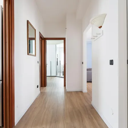 Guesthost - Corso Lodi Modern With Balcony Apartamento Milão