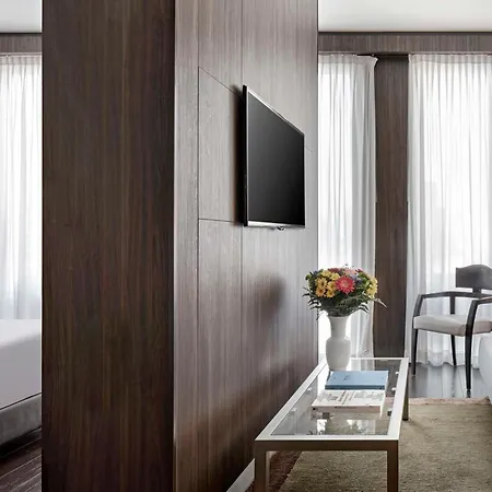 Hyatt Centric Отель Милан