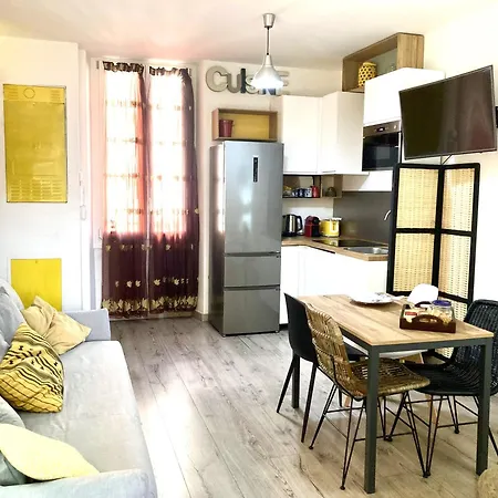 Apartament I Della