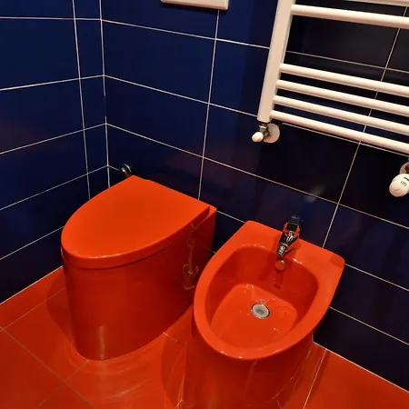 Bellissimo Mini Deluxe Di Design E A Tema Inghiterra - Potente Wi-fi Ottimo Il Collegamento Con Aeroporto Di Malpensa E Rho Fiera, Vicino A 3 Linee Metropolitane *