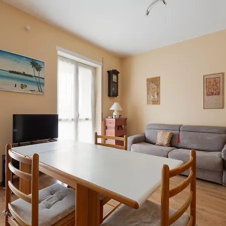 Apartamento Guesthost - Bande Nere M1 Comfy With Balcony *