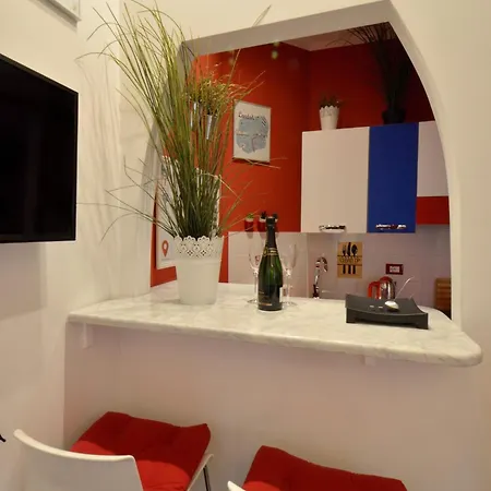 Apartment Bellissimo Mini Deluxe Di Design E A Tema Inghiterra - Potente Wi-fi Ottimo Il Collegamento Con Aeroporto Di Malpensa E Rho Fiera, Vicino A 3 Linee Metropolitane *