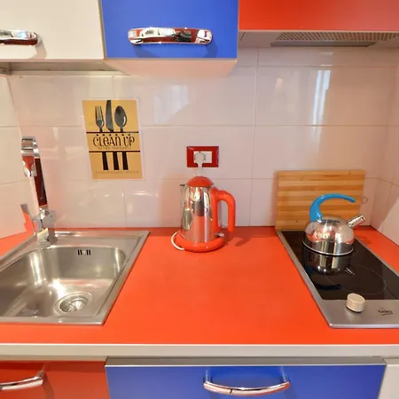 Bellissimo Mini Deluxe Di Design E A Tema Inghiterra - Potente Wi-fi Ottimo Il Collegamento Con Aeroporto Di Malpensa E Rho Fiera, Vicino A 3 Linee Metropolitane