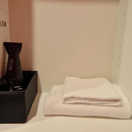 Bellissimo Mini Deluxe Di Design E A Tema Inghiterra - Potente Wi-fi Ottimo Il Collegamento Con Aeroporto Di Malpensa E Rho Fiera, Vicino A 3 Linee Metropolitane