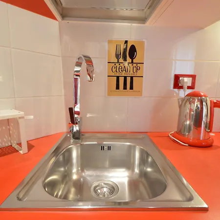 Bellissimo Mini Deluxe Di Design E A Tema Inghiterra - Potente Wi-fi Ottimo Il Collegamento Con Aeroporto Di Malpensa E Rho Fiera, Vicino A 3 Linee Metropolitane Apartment