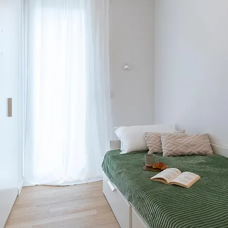 Apartmán Luxury Flat - Principe Eugenio 3 *