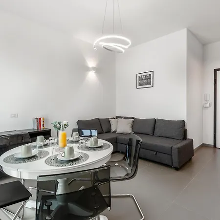 Stayeasy Piane56 Panoramic Next To M5 Metro Daire Milano