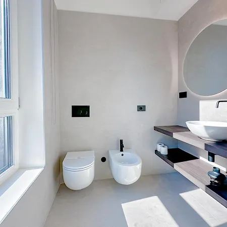 Porta Venezia - Luxy - 6 3* Milánó