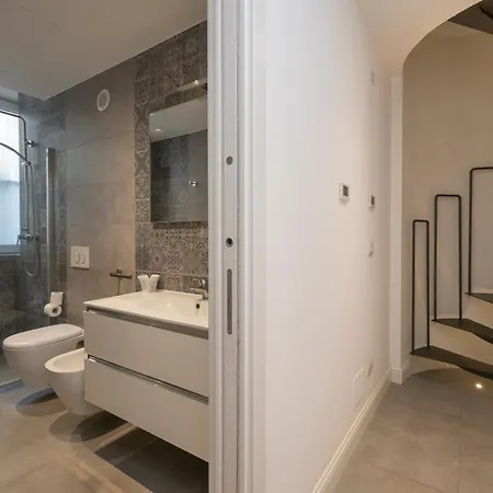 Xenia - Elegant Three-room In Moscova Area * 밀라노