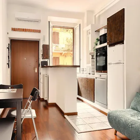 Joivy Cosy 1-bed Flat, Easy Access To Centre Milán