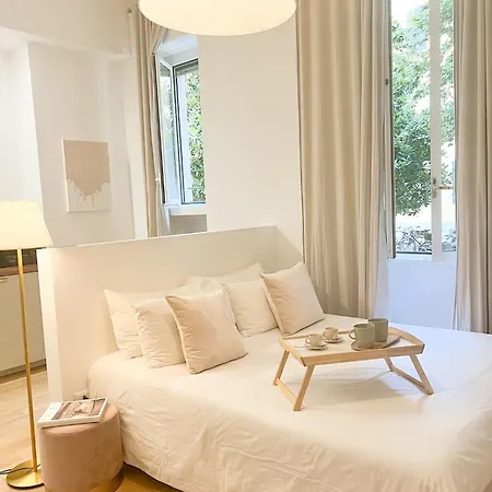 Divini Gae Aulenti Apartment *