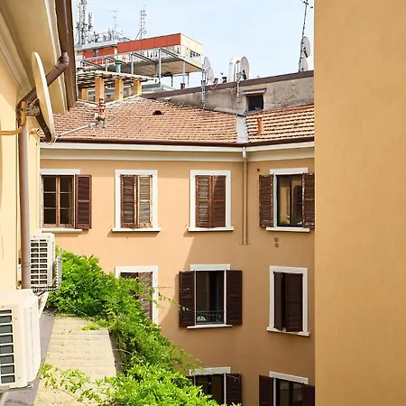 Cozy House - 20 Minutes Walk From Duomo-navigli * מילאנו
