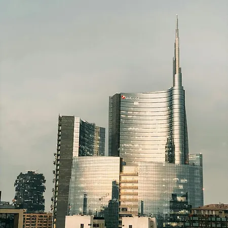 Amazing Attic Max 10 People With Parking & Wifi, Near To 3 Tram Lines And To The Metro - Well Connected To Airports And To The Train Station * Milan
