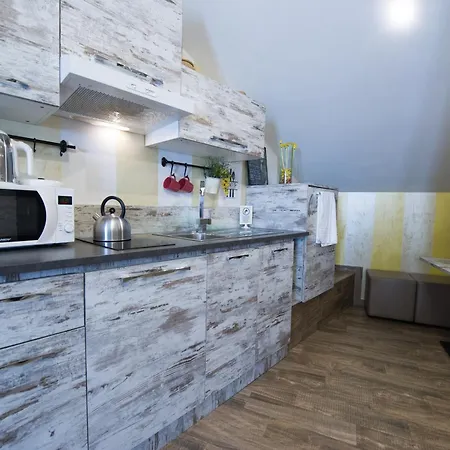 Amazing Attic Max 10 People With Parking & Wifi, Near To 3 Tram Lines And To The Metro - Well Connected To Airports And To The Train Station Apartment Milan
