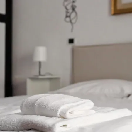 Hostmate - - Tortona * Milano