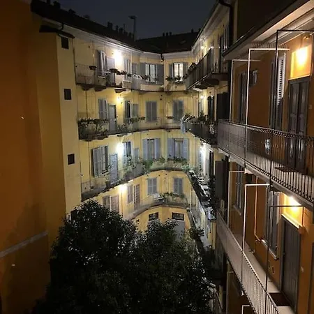 Porta Romana Experience - Authentic Milanese Flat Apartment *