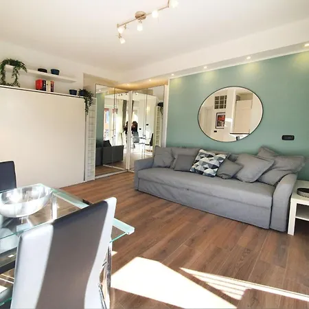 Smart - 1min From The Subway *