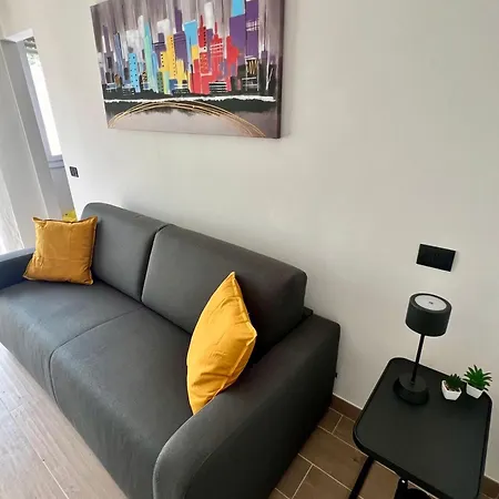 Moderno Ed Elegante Loft Con Balcone * מילאנו