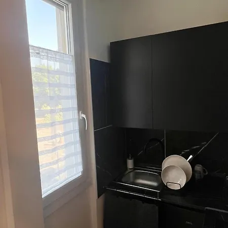 Moderno Ed Elegante Loft Con Balcone