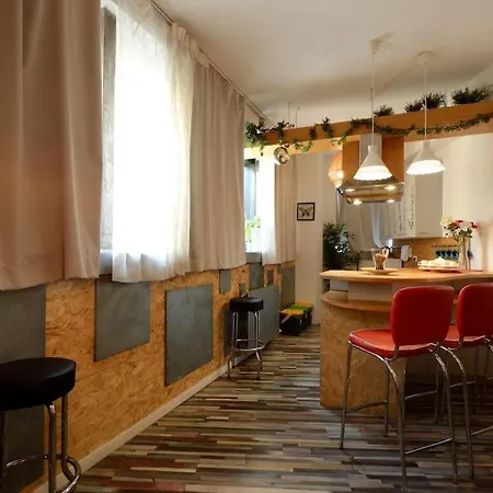 Argento, Bright Flat In The Center, 7 Guests, Parking & Wifi, Near To 3 Tram Lines And The Metro - Well Connected To Airports And To The Train Station Milan