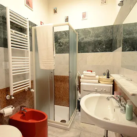 Bellissimo Mini A Tema Bandiera Italiana, Potente Wi-fi, 3 Linee Metropolitane Dietro Casa, Collegato Direttamente Con Aeroporto Di Malpensa E Rho Fiera شقة