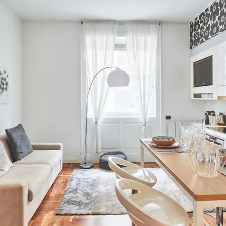 Apartment Easylife - Raffinato In Duomo Milan