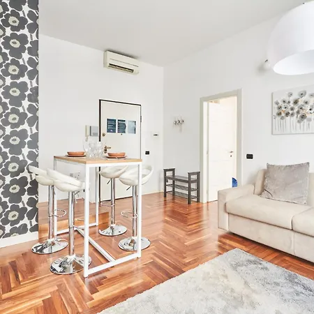 Apartment Easylife - Raffinato In Duomo Milan